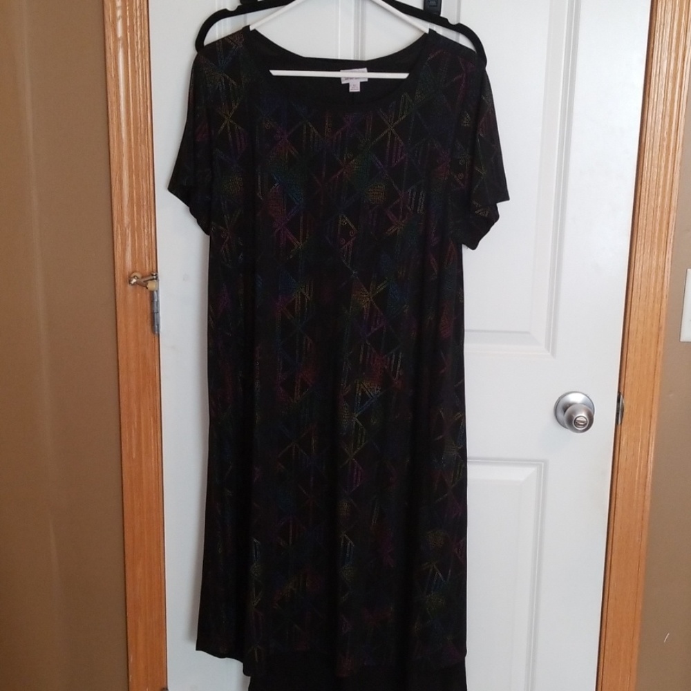 EUC XL Lularoe Elegant Carly black with multiple c